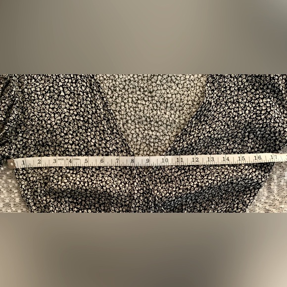 Billabong Black and White Flutter Sleeve Mini Dress - Picture 8 of 8